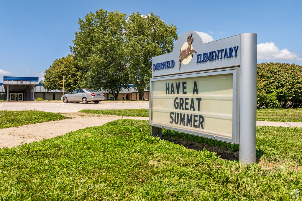 Deerfield Elementary School is a public school in Lawrence KS.