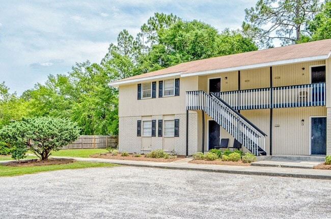 301 E Second St unit 19 SM, Springfield, GA 31329 - photo 2
