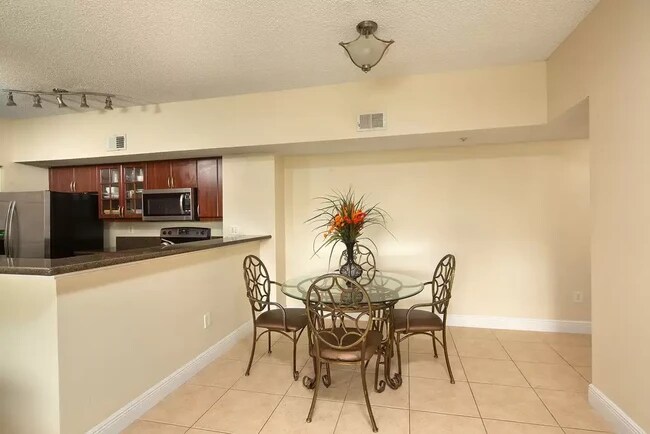 1865 Florida Club Dr unit Napoli Condo, Naples, FL 34112 - photo 4