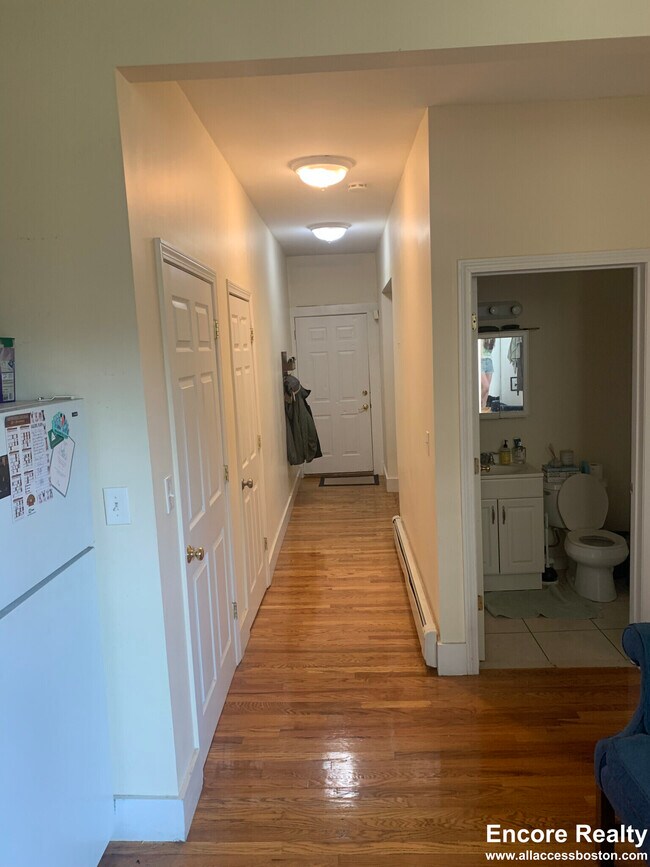46 Florence St unit 7, Somerville, MA 02145 - photo 4