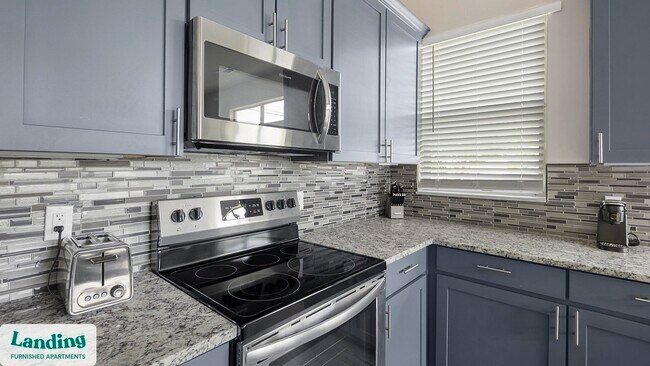 18101 Point Lookout Dr unit 156, Nassau Bay, TX 77058 - photo 4