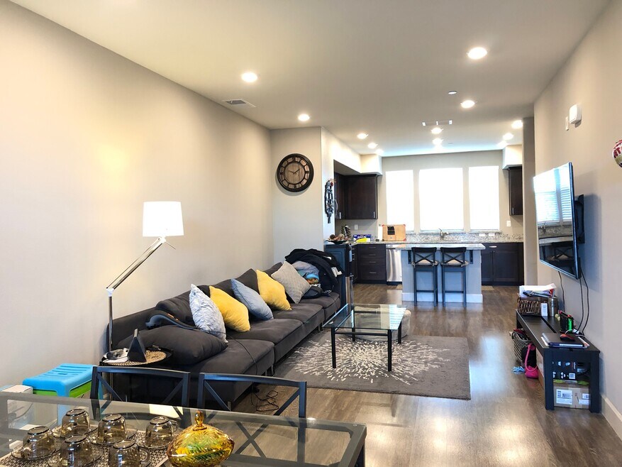 1320 Windswept Common unit 6, Livermore, CA 94550 - photo 1