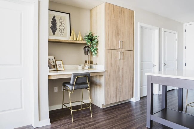 Built-in desk and shelving.