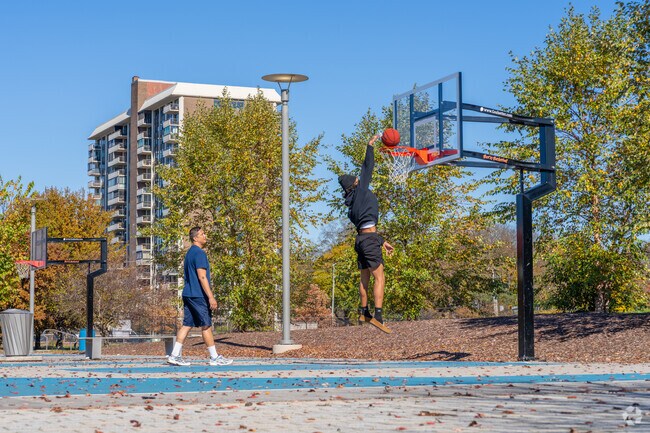 Tarkington Park has beautiful new basketball courts that attract ballers from Meridian Kessler.
