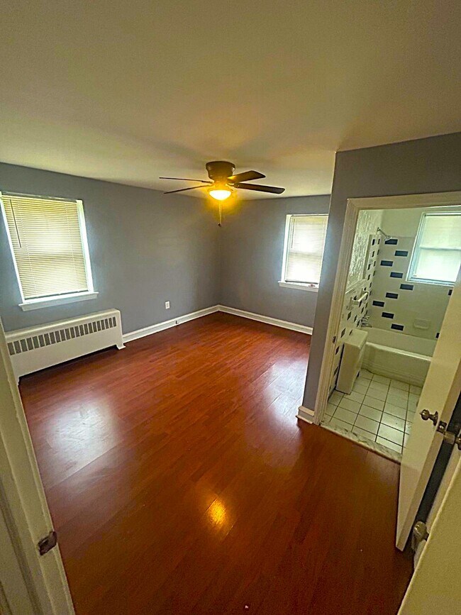 7535 Thouron Ave unit 3, Philadelphia, PA 19150 - photo 3