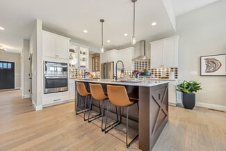 9847 Warson Pointe, Saint Louis, MO 63119