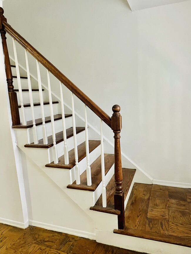 243 W Post Rd unit F, White Plains, NY 10606 - photo 4