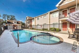 2006 W 43rd St, Houston, TX 77018