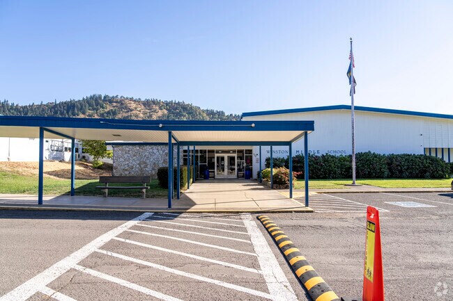 Winston Middle School is dedicated to inspire and educate our future leaders.