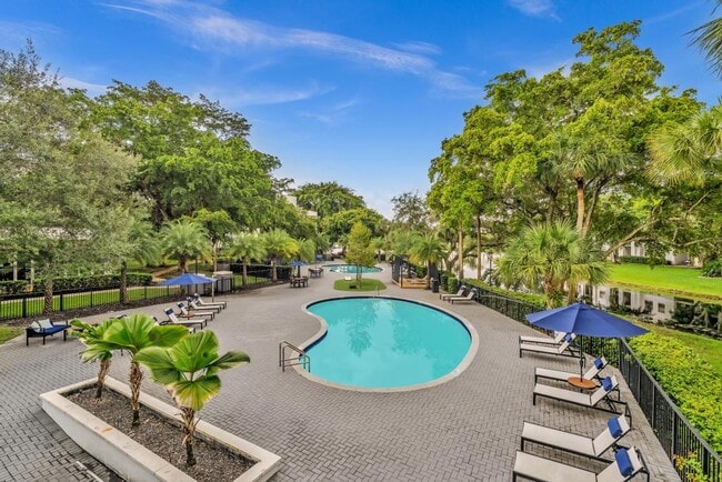 Nottingham Pine Luxury Apartment Homes - Under New Management, Plantation, FL 33324 - photo 3