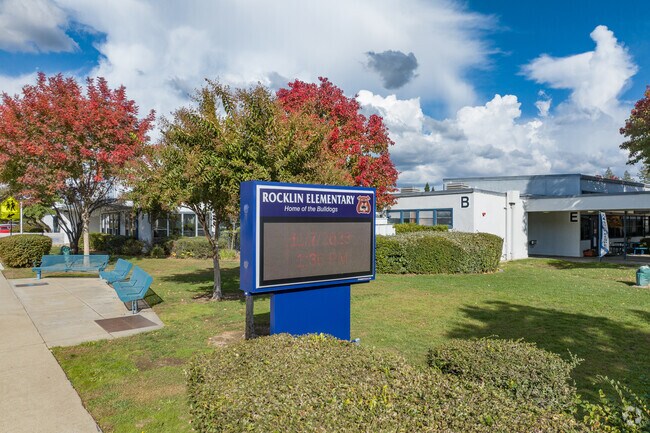 Rocklin Elementary School offers exceptional educational options to children.