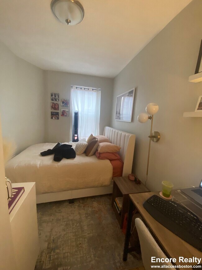 31 Sheafe St unit 7, Boston, MA 02113 - photo 5