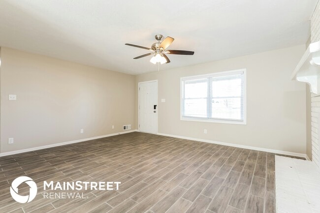 219 Deerfield Dr, Jonesboro, GA 30238 - photo 4