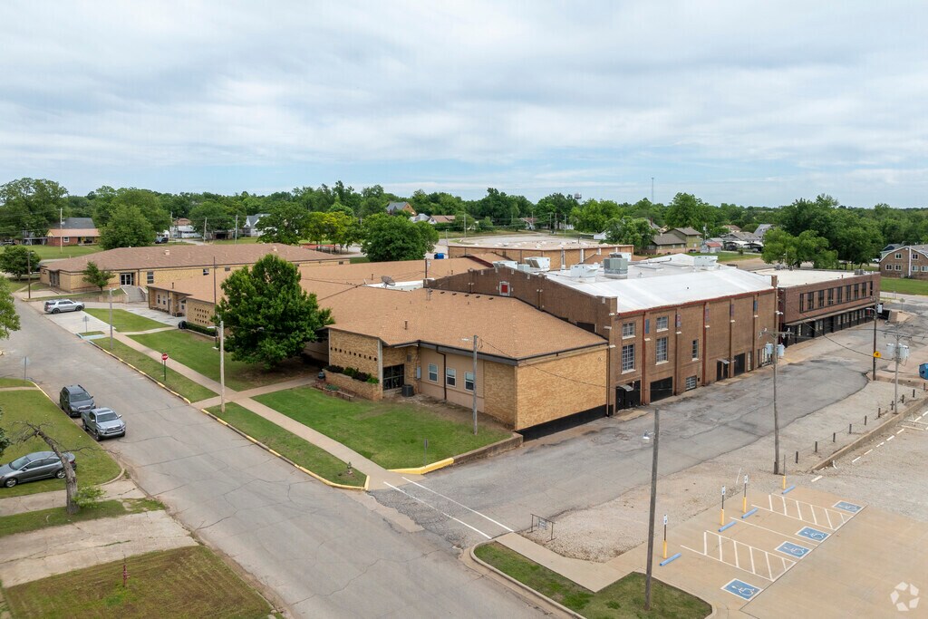 Pawnee Middle School fosters a strong sense of community and pride among students and staff.