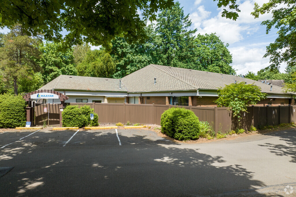 The Maayan Torah Day School is a Jewish, PreK-8 school in the Mountain Park neighborhood.