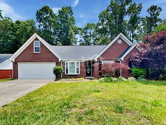 2725 Freemans Walk Dr, Dacula, GA 30019