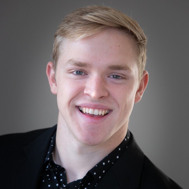Agent Photo