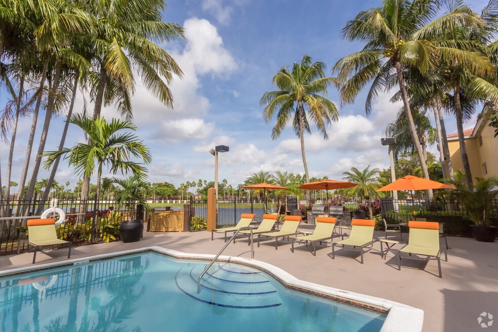 Lakeridge at the Moors, Hialeah, FL 33015 - photo 1