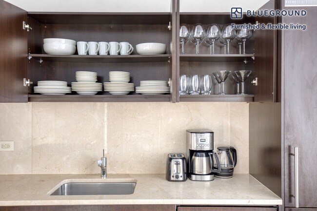 95 Wall St unit FL14-ID119, New York, NY 10005 - photo 7