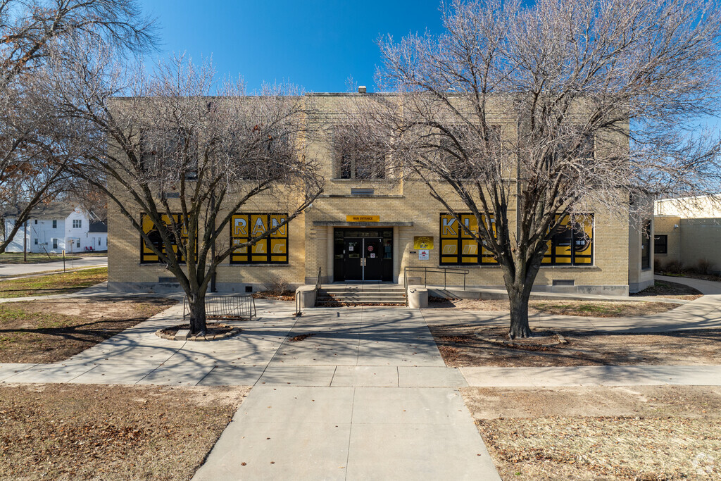 This is the main entry for Franklin Elementary School.