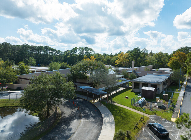 Sadie T. Tillis Elementary  is an elementary school in the neighborhood.