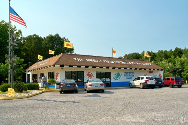 The Great Machipongo Clam Shack is located right on busy Rt 13.