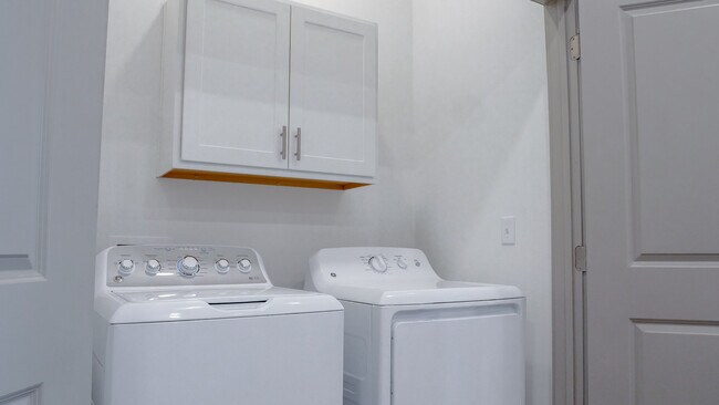 The Manchac: 1 BR, 1BA- Laundry In-Unit