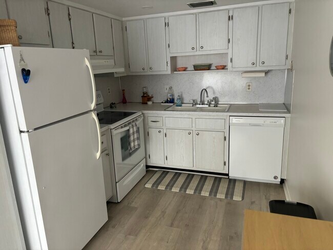 8454 111th St unit 104, Seminole, FL 33772 - photo 5