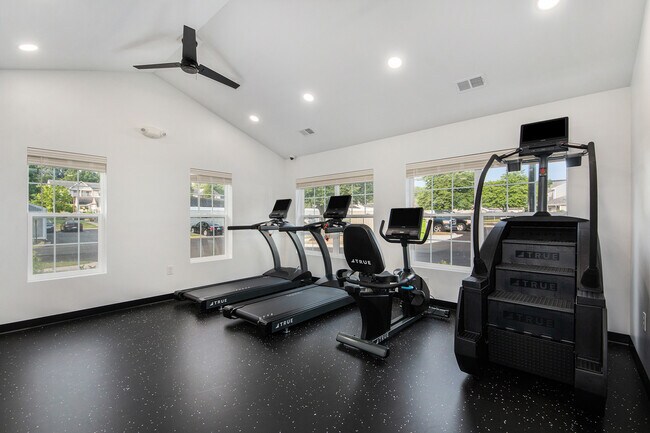 Hidden Creek, Grand Rapids, MI 49505 - photo 7