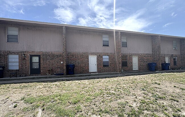 402 S 2nd St unit B, Copperas Cove, TX 76522 - photo 2