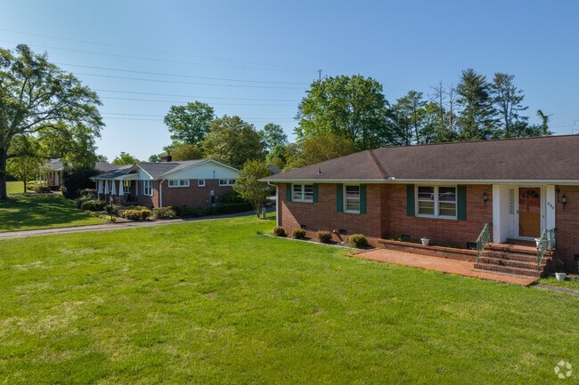 Ranch homes are popular in the outskirts of Greenville, SC.