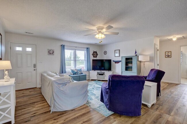 410 S Anderson Blvd unit 410 S. Anderson Blvd, Holly Ridge, NC 28445 - photo 3