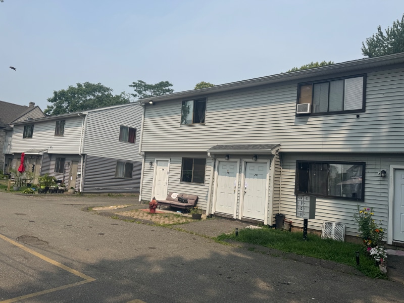 5-7 Warner St Extension unit 5E, Hartford, CT 06114 - photo 1