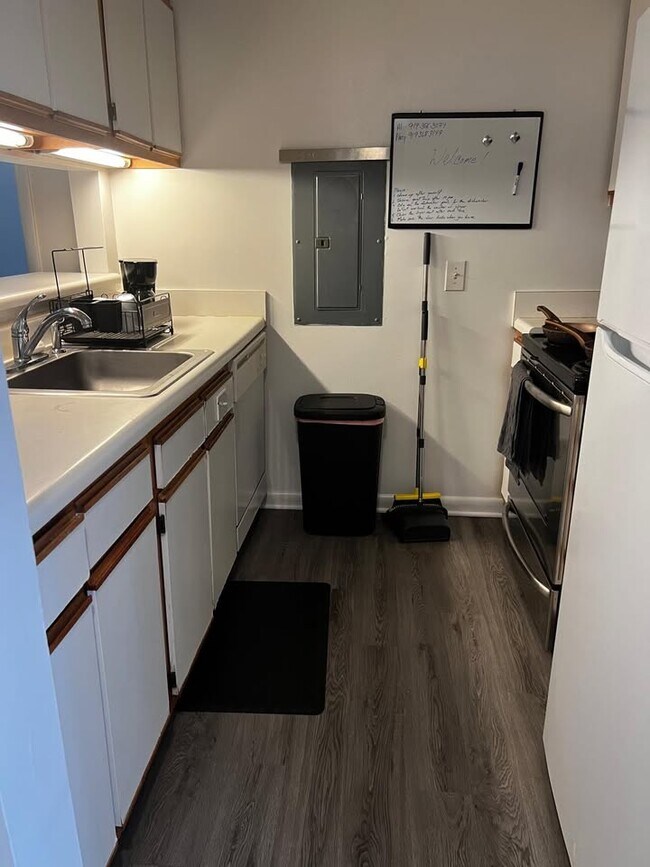 1230 University Ct unit 1230-4, Raleigh, NC 27606 - photo 7