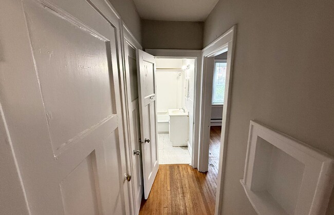 415 Probasco St unit 423-01, Cincinnati, OH 45220 - photo 3