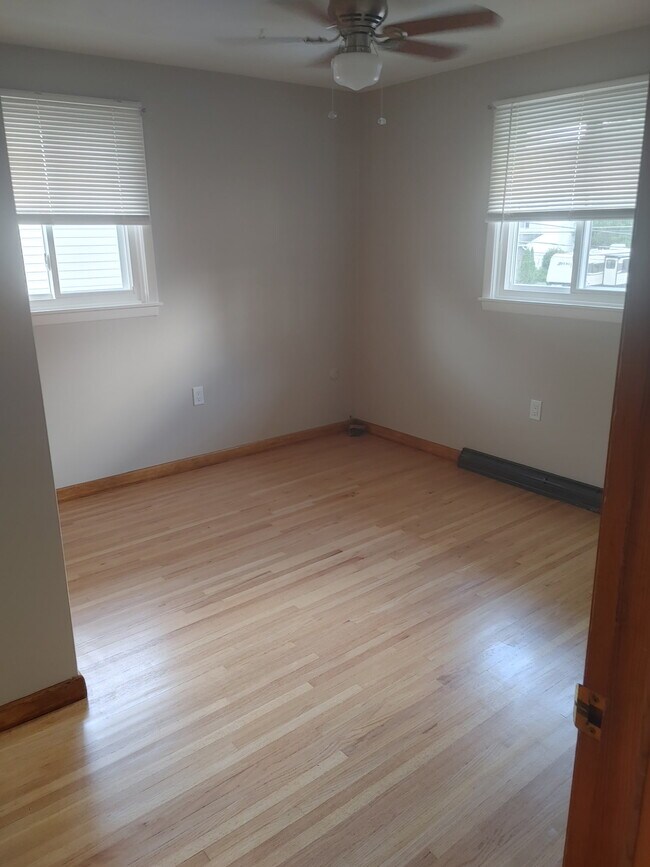 2718 Stenzel Ave unit Upper Stenzel, North Tonawanda, NY 14120 - photo 6