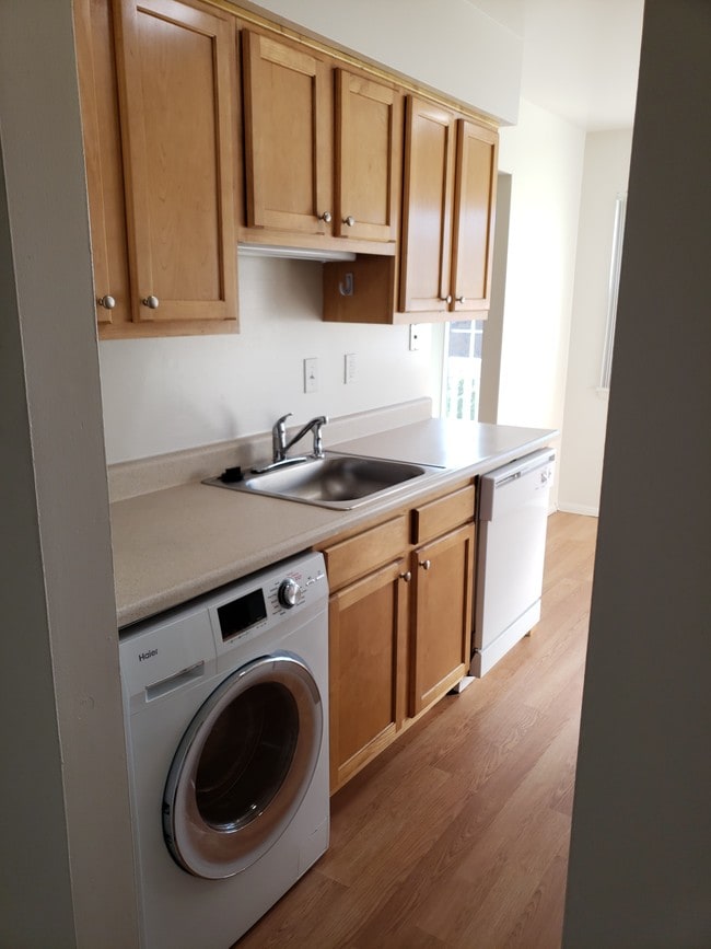 Combination Washer & Dryer in Presidential