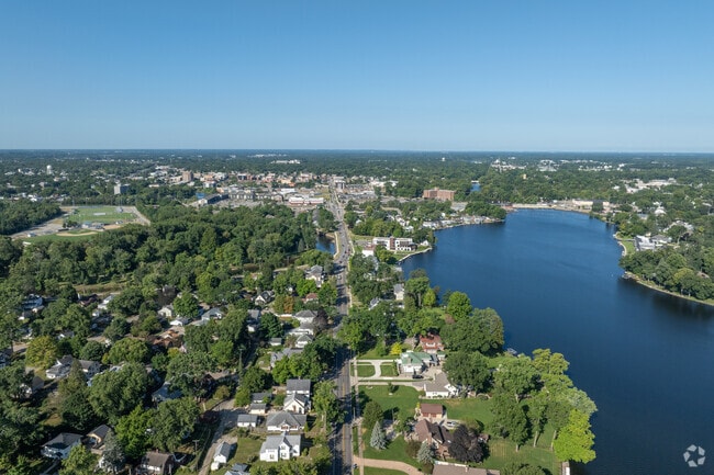 Nestled in bends of St Joseph and Elkhart Rivers is the coveted neighborhood of East Jackson.