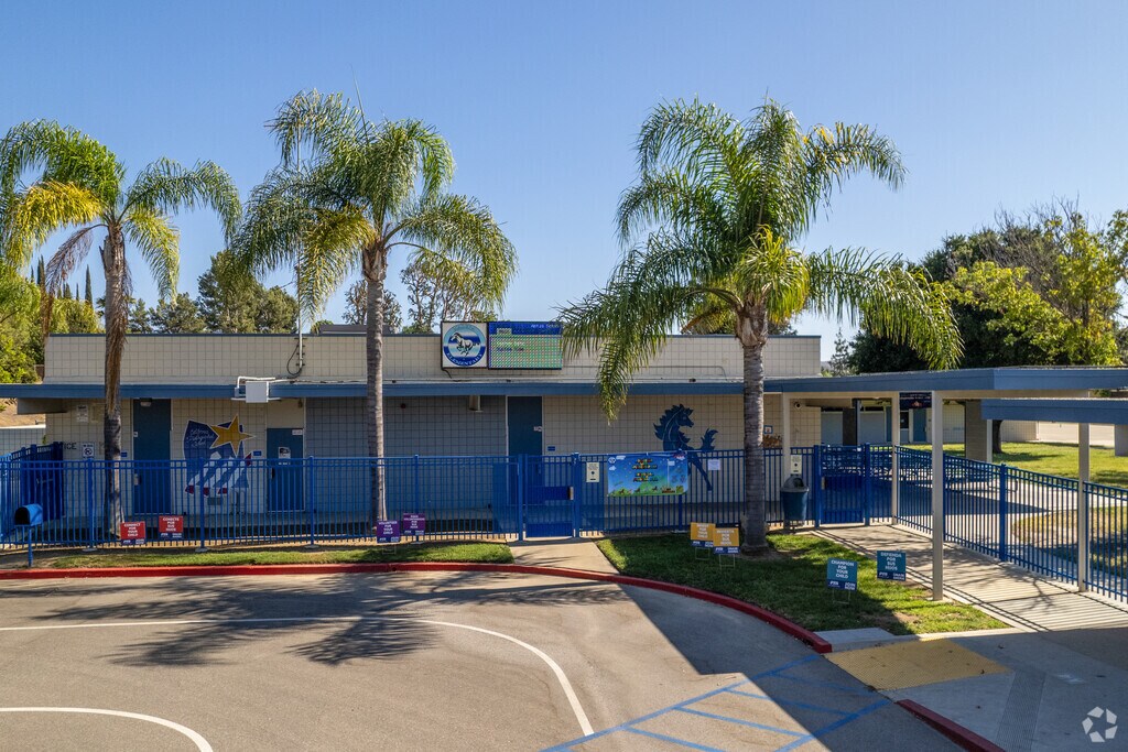 Madera Elementary School has a 27:1 student to teacher ratio in Simi Valley, Ca.