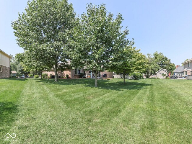 825 Bayside Dr, Greenwood, IN 46143 - photo 7