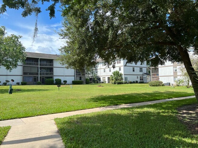 6519 W Newberry Rd unit 907, Gainesville, FL 32605 - photo 3