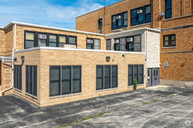 Greater Holy Temple Christian Academy in Milwaukee, WI has 567 students in grades PK, K-8.