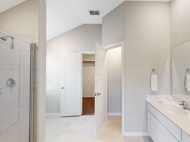 8024 Butterfield Dr unit 37163092, San Antonio, TX 78227 - photo 6