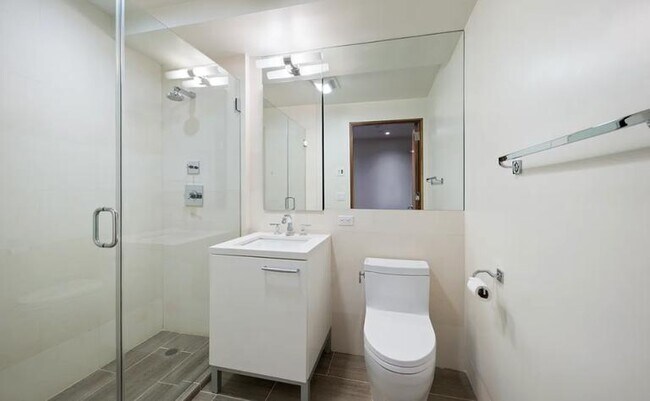 Chelsea Green unit 5B, New York, NY 10011 - photo 5