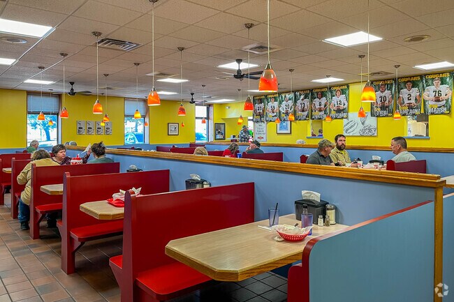 The Brighton Hot Dog Shoppe serves hot dogs and burgers near Darlington Township.