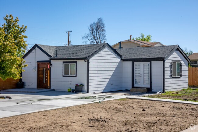 Mid-century ranch-style homes are common in Tichy, alongside minimal traditional single-story homes built in the 1950s.