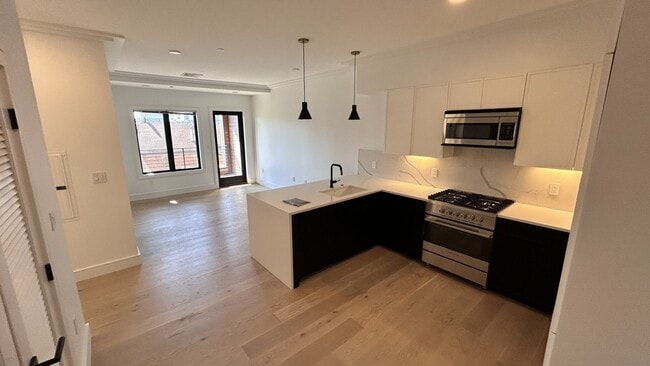 11 Lothrop St unit 50-405, Boston, MA 02135 - photo 2