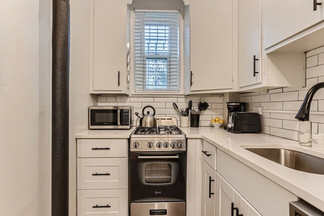 1666 Detroit St unit ID1026272P, Denver, CO 80206 - photo 5