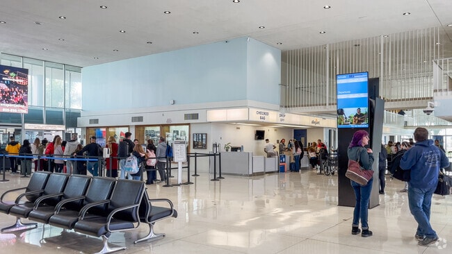 Take flights at Stockton Metropolitan Airport in Stockton's Kennedy.