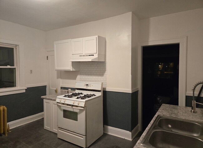 716 Elwood Ave N unit Upper Level Unit, Minneapolis, MN 55411 - photo 7